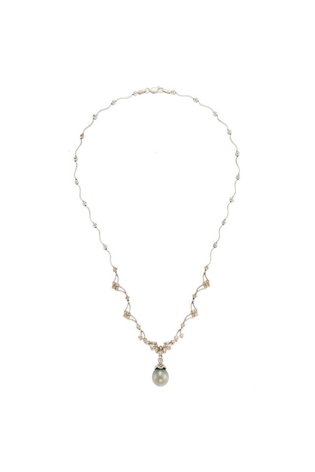 18k Gold Pearl and Diamond Pendant Necklace