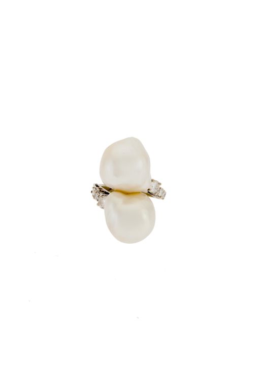 18k Gold Pearl and Diamond Ring