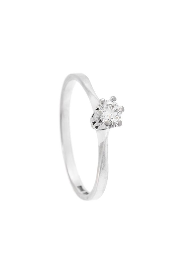 18k Gold Diamond Solitaire Ring