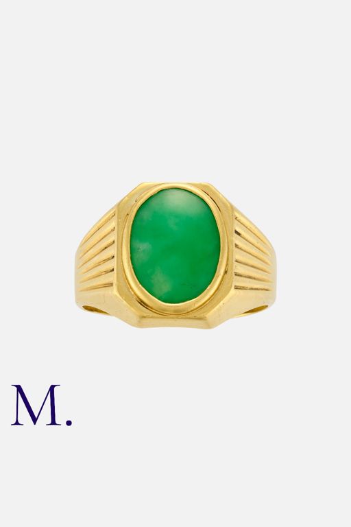 20k Yellow Gold Jade Signet Ring