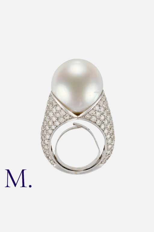 18k White Gold Pearl and Diamond Ring