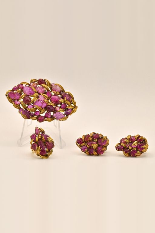 Gold Ruby Jewelry Set