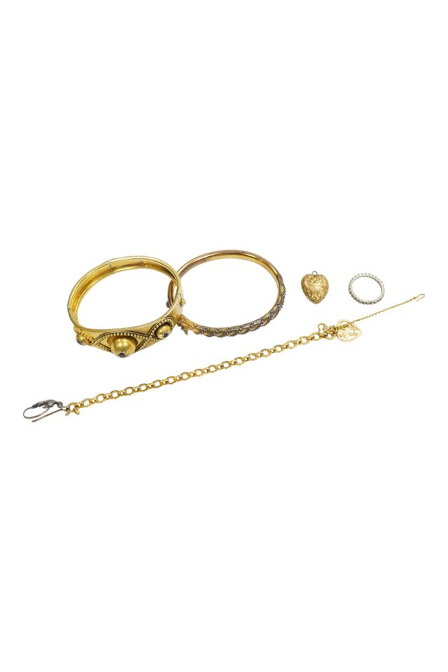 Yellow Metal Sapphire and Diamond Jewelry Set