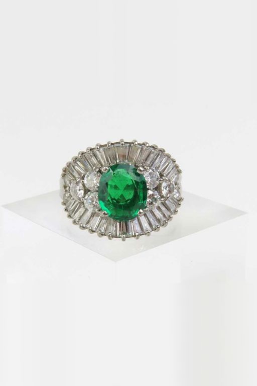 18k White Gold Emerald and Diamond Dress Ring