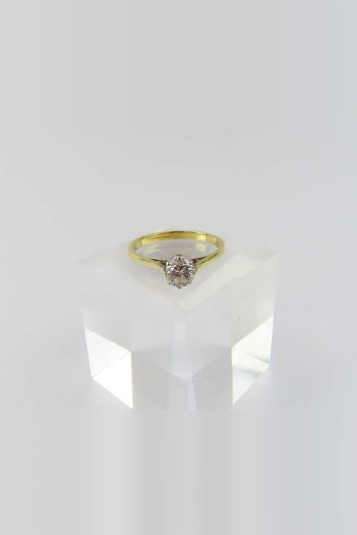18k Gold Diamond Solitaire Ring