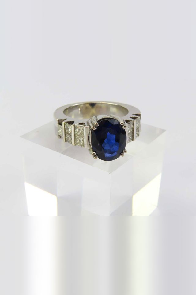 18-22k White Gold Sapphire and Diamond Ring
