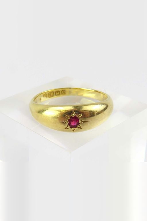 18k Yellow Gold Ruby Gypsy Ring