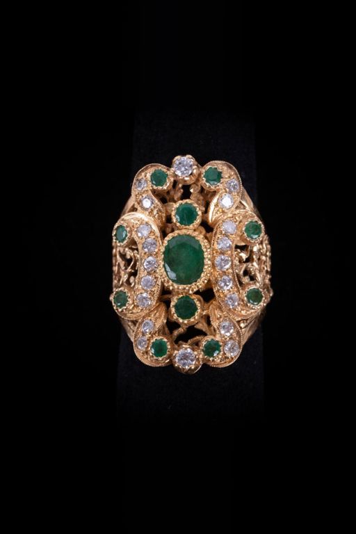 18k Gold Emerald and Diamond Ring