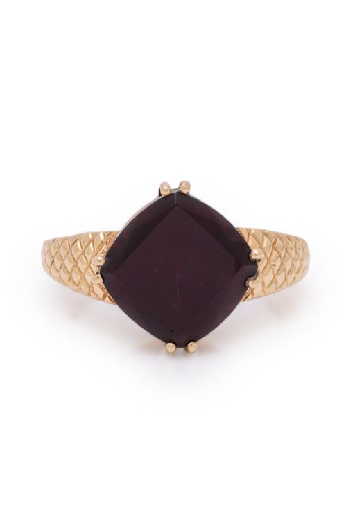 14k Yellow Gold Garnet Ring