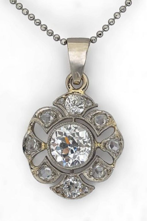Platinum Diamond Pendant Necklace