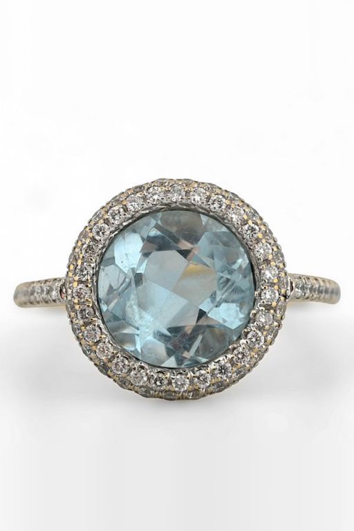 18k Gold Aquamarine and Diamond Ring