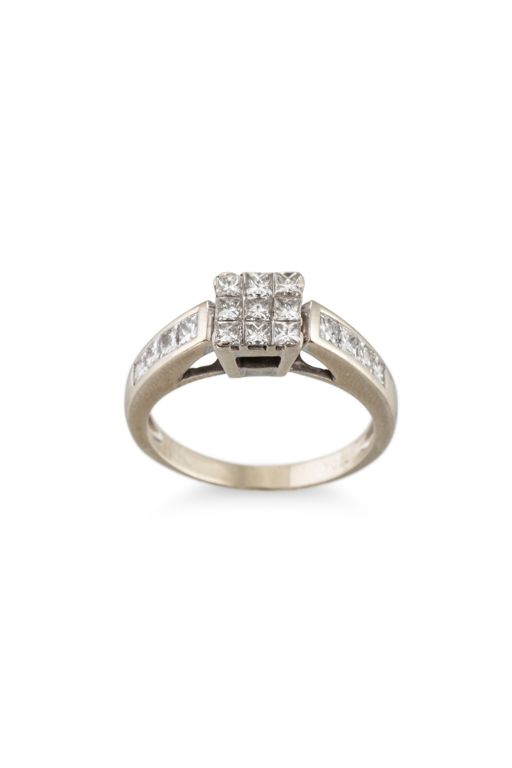 18k Yellow Gold Diamond Cluster Ring
