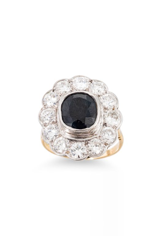 18k White Gold Sapphire and Diamond Cluster Ring