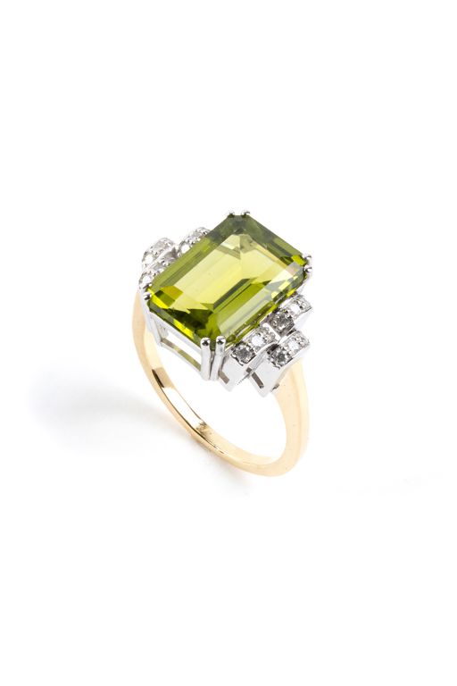 18k Gold Peridot and Diamond Ring