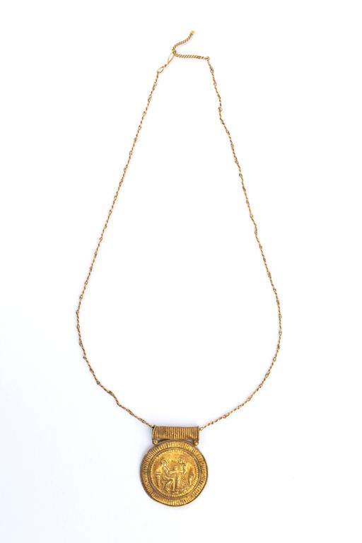 Gold Pendant Necklace