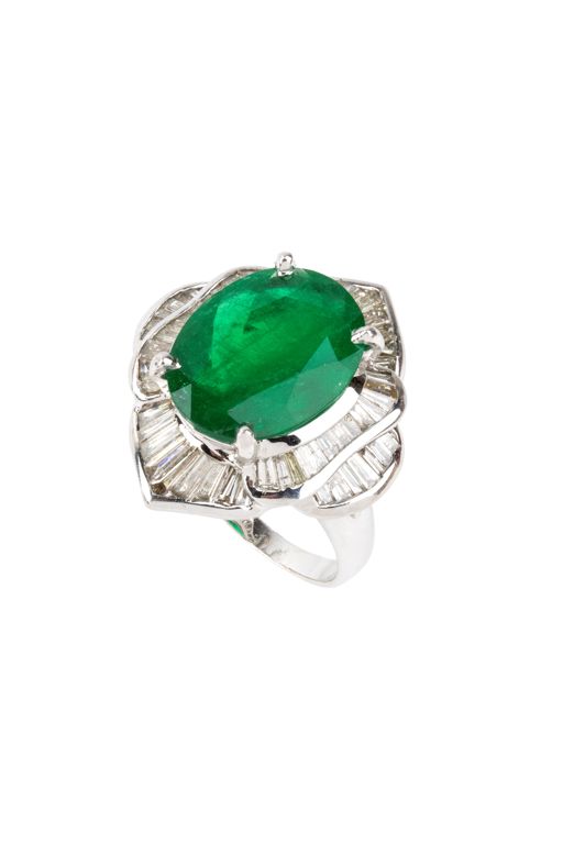 18k Gold Emerald and Diamond Ring