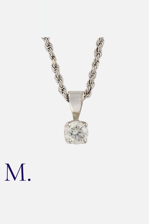 18k White Gold Diamond Pendant Necklace