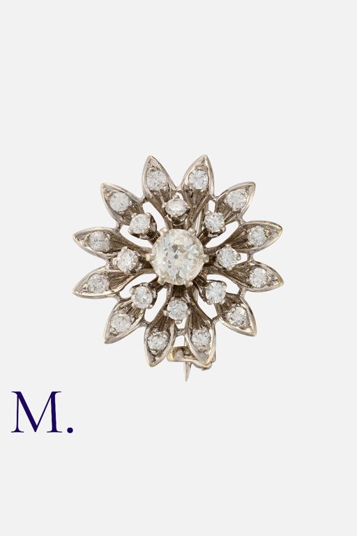 18k White Gold Diamond Flower Brooch