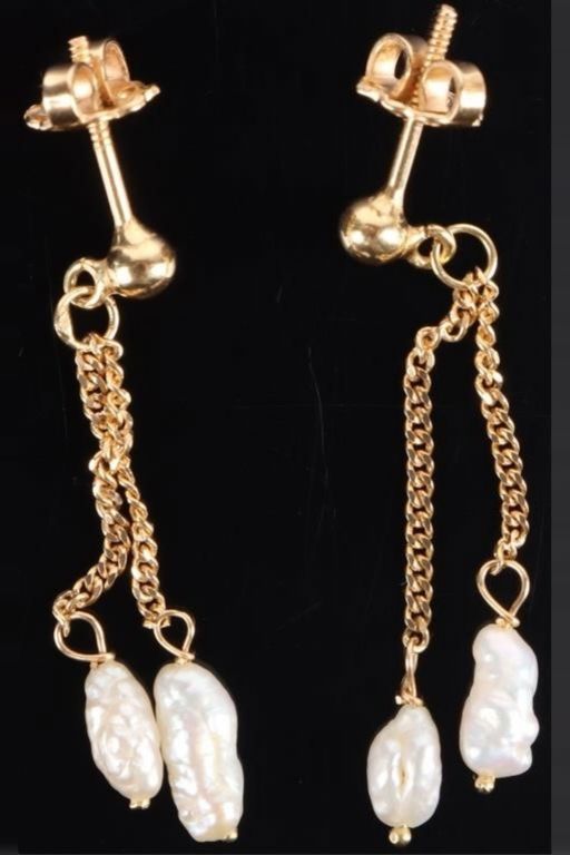 Pair of 18k Gold Pearl Earrings