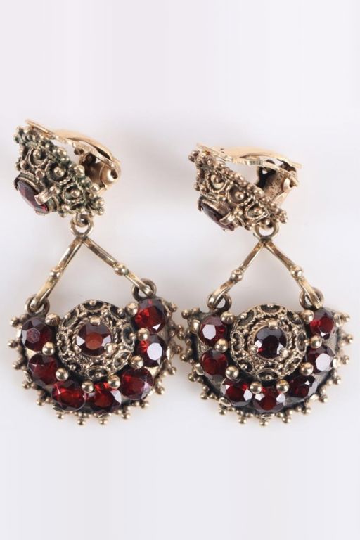 14k Gold Garnet Earrings