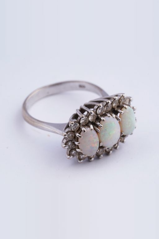 18k Gold Opal and Diamond Ring