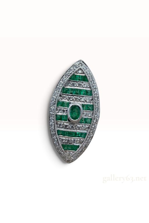18k White Gold Emerald and Diamond Ring