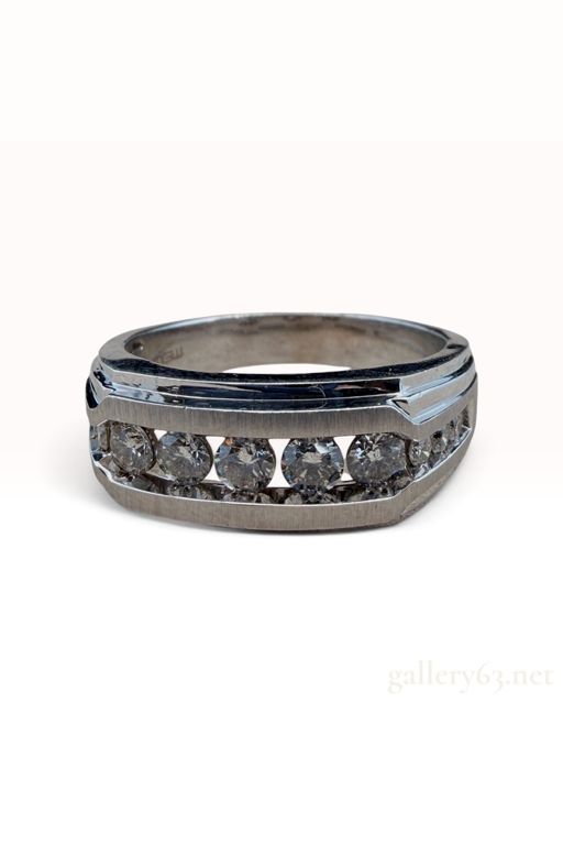 10k White Gold Diamond Ring
