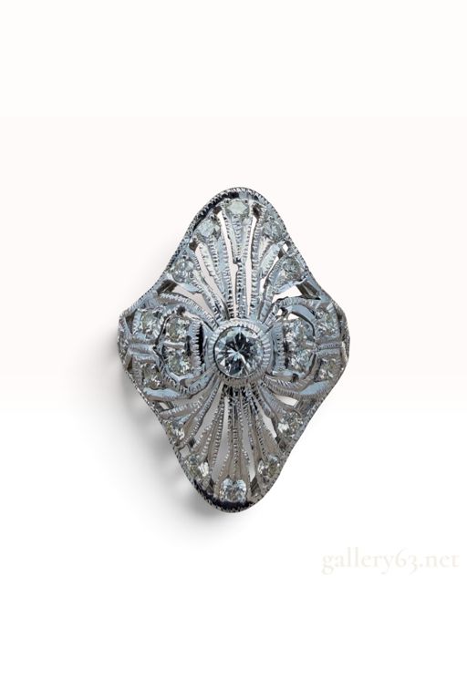 18k White Gold Diamond Ring
