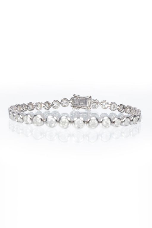 14k White Gold Diamond Line Bracelet