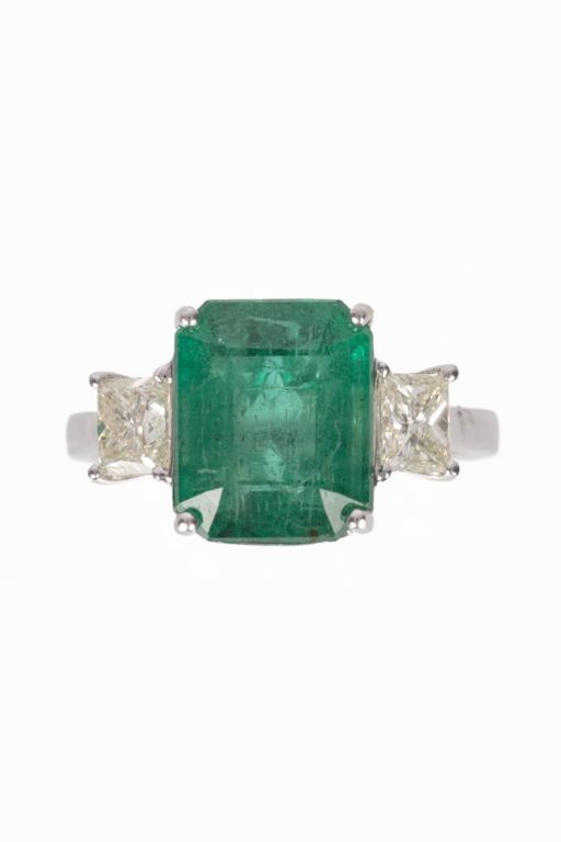 18k White Gold Emerald and Diamond Ring