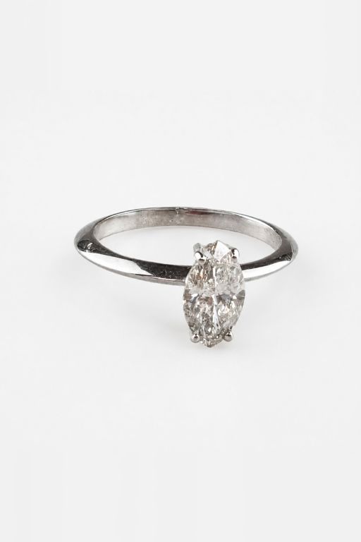 18k White Gold Diamond Solitaire Ring