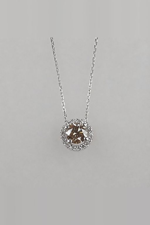 18k White Gold Diamond Pendant Necklace