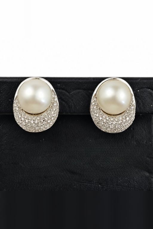 18k White Gold Pearl and Diamond Stud Earrings