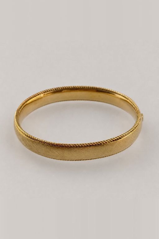 14k Yellow Gold Hinged Bangle Bracelet