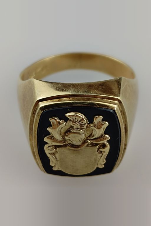14k Yellow Gold Onyx Signet Ring
