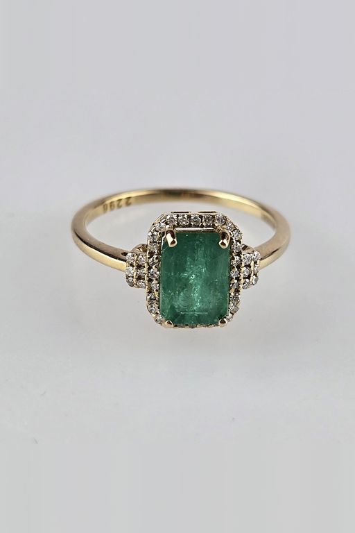 14k Yellow Gold Emerald and Diamond Ring
