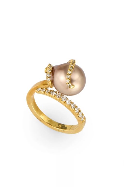 18k Gold Pearl and Diamond Ring
