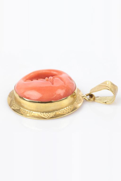 18k Gold Coral Pendant