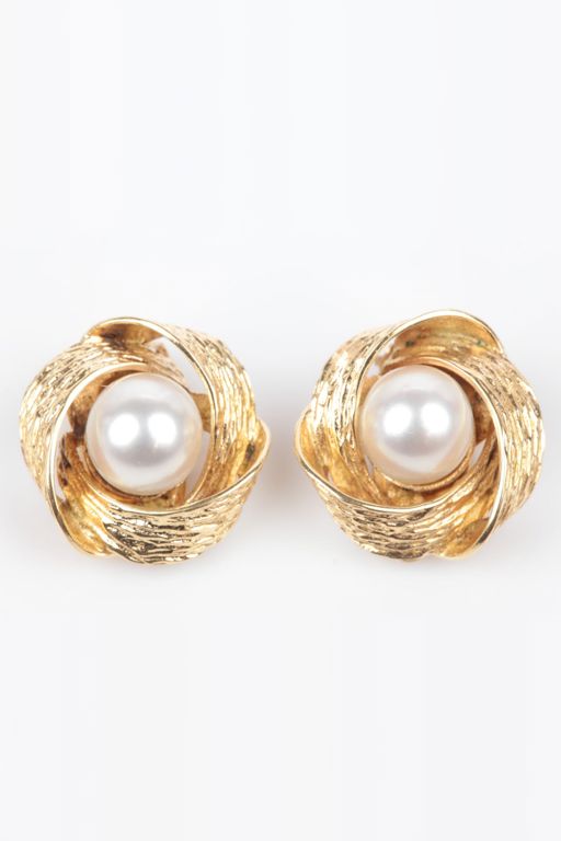 Pair of 18k Gold Pearl Earrings