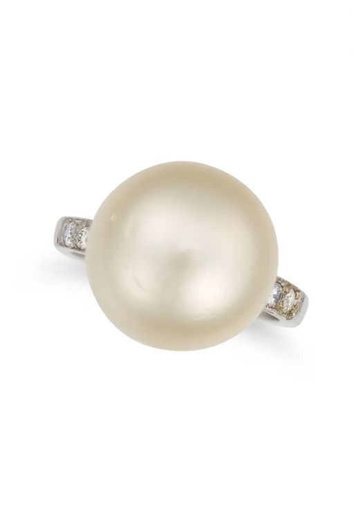 18k Gold Pearl and Diamond Ring