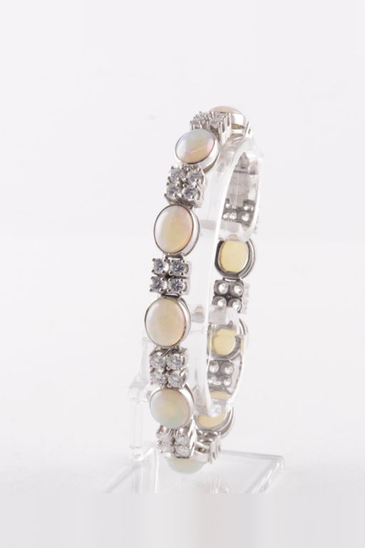 18k Gold Opal and Diamond Bracelet