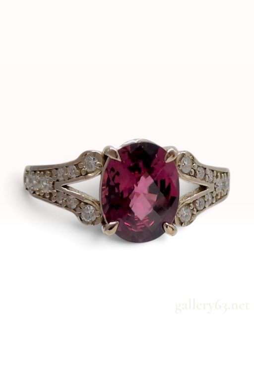 18k Yellow Gold Garnet and Diamond Cocktail Ring