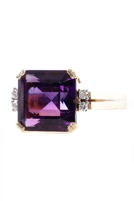 18k Gold Amethyst and Diamond Ring