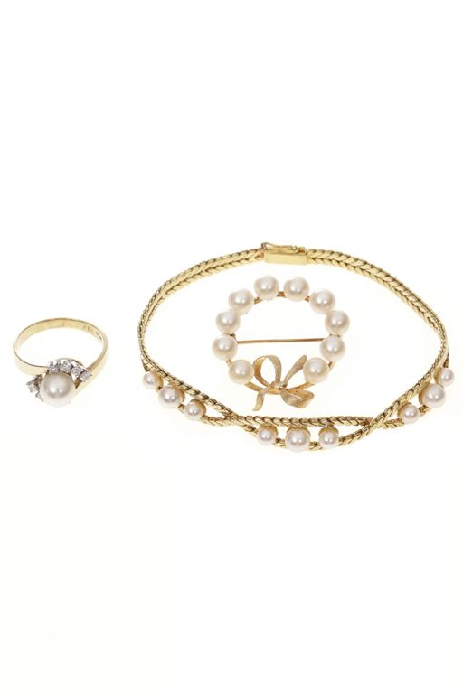 14k Gold Pearl and Diamond Jewelry Set