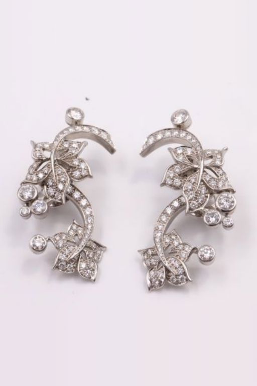 18k White Gold Diamond Flower Earrings