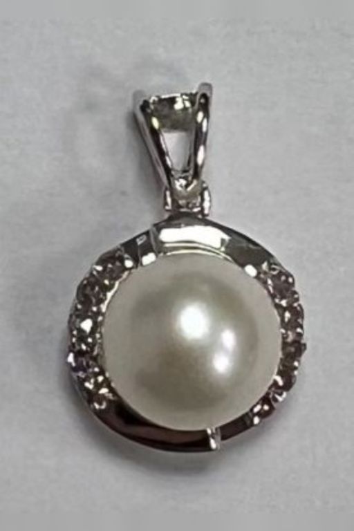 18k White Gold Pearl and Diamond Pendant