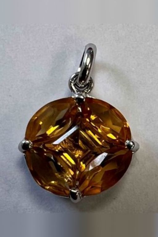 18k White Gold Citrine Pendant
