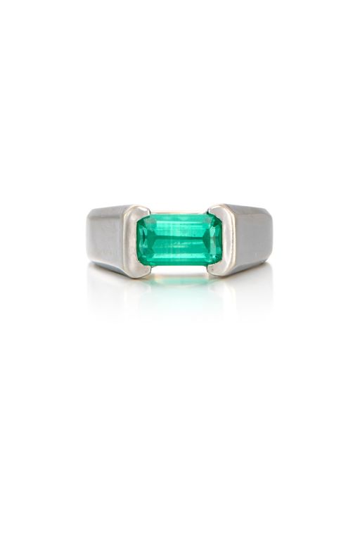 18k Gold Emerald Ring