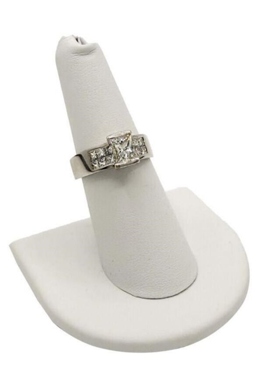 18k White Gold Diamond Ring