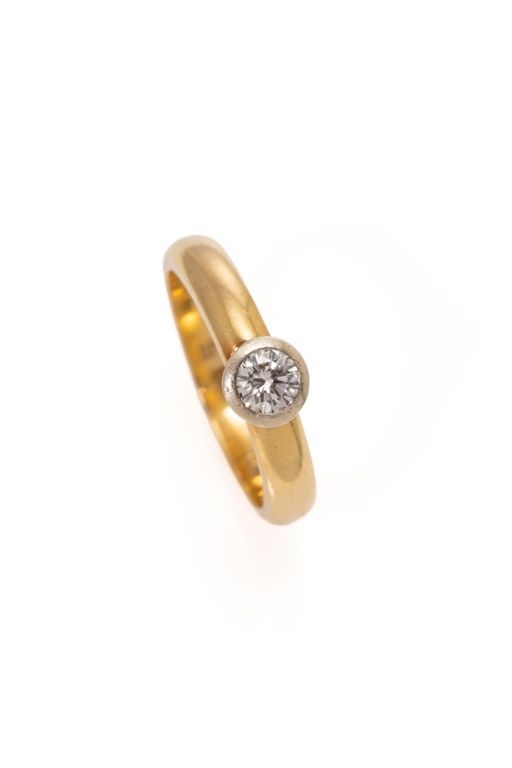 18k Yellow Gold Diamond Solitaire Ring